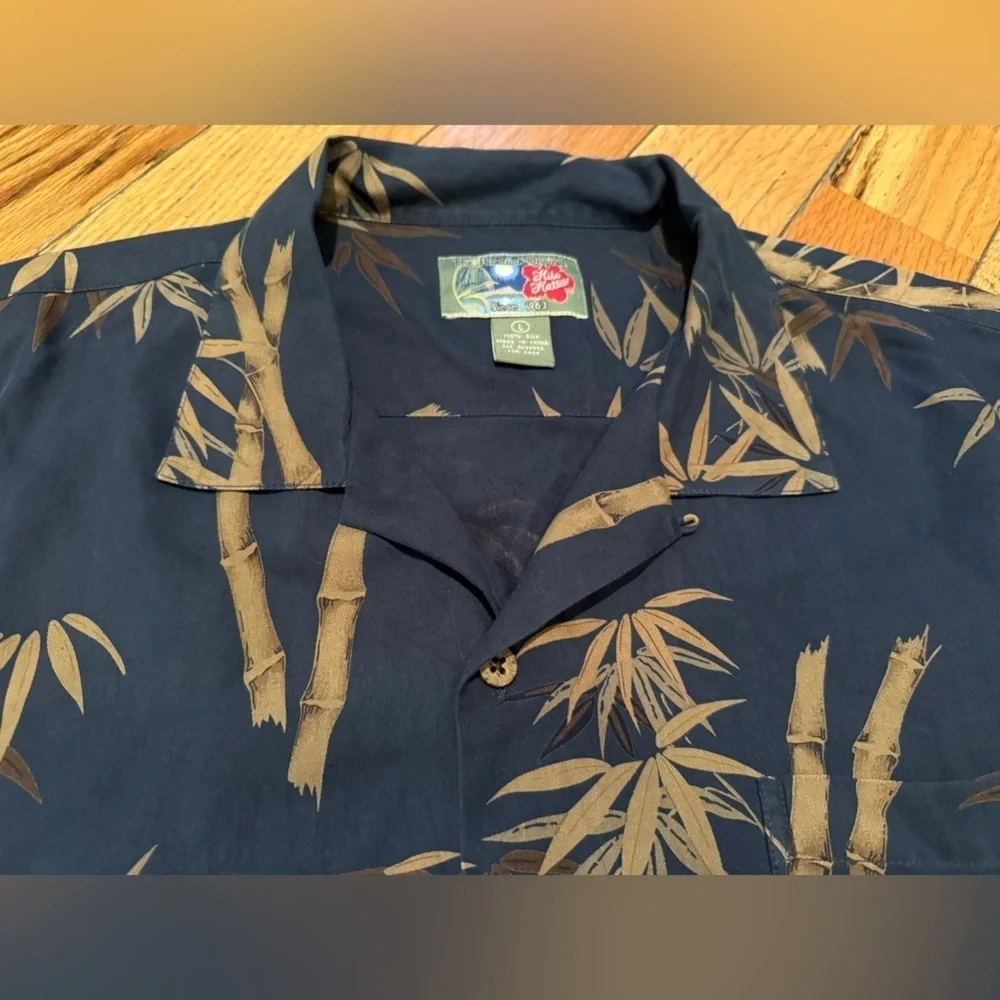 Hilo Hattie Men’s Size L 100% Silk Aloha Shirt Button Down Hawaiian Blue Bamboo